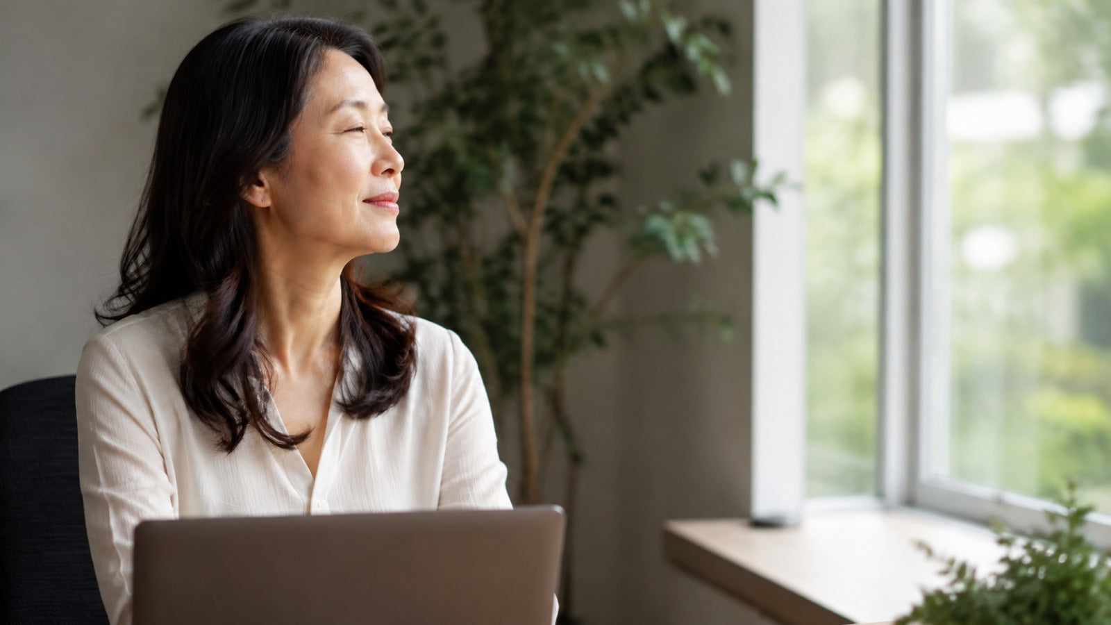Computer Eye Strain After 40: Why Your Eyes Feel Tired, Dry and Blurry
